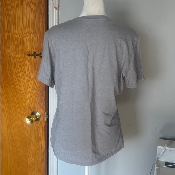 The North Face Gray T-Shirt with Boston Skyline and Orange Detail - Picture 4 of 5